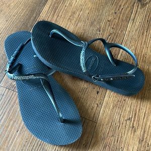Havaianas T strap Sandals size 7/8